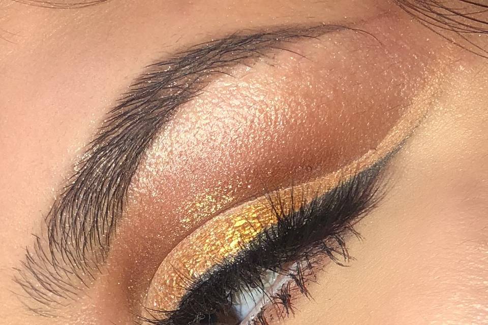 Brown & gold cut crease