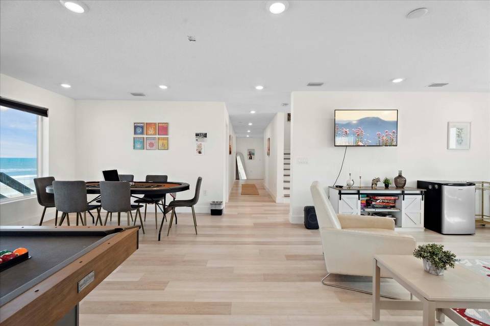 Oceanfront Entertainment Room