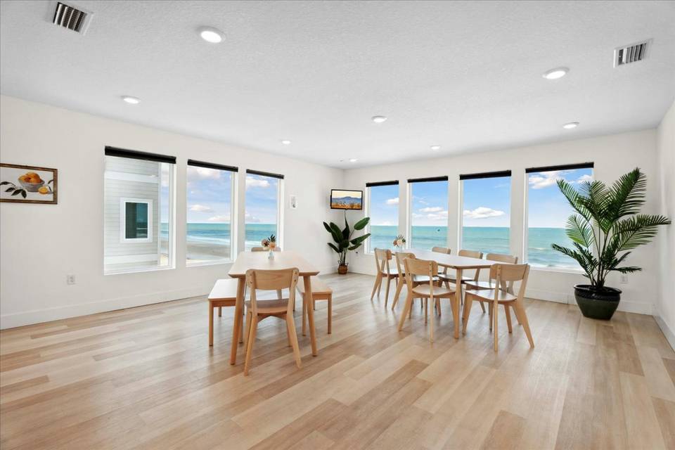 Oceanfront Dining