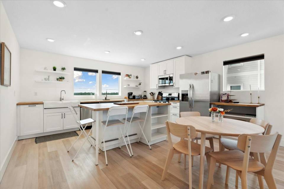 Oceanfront Modern Kitchen