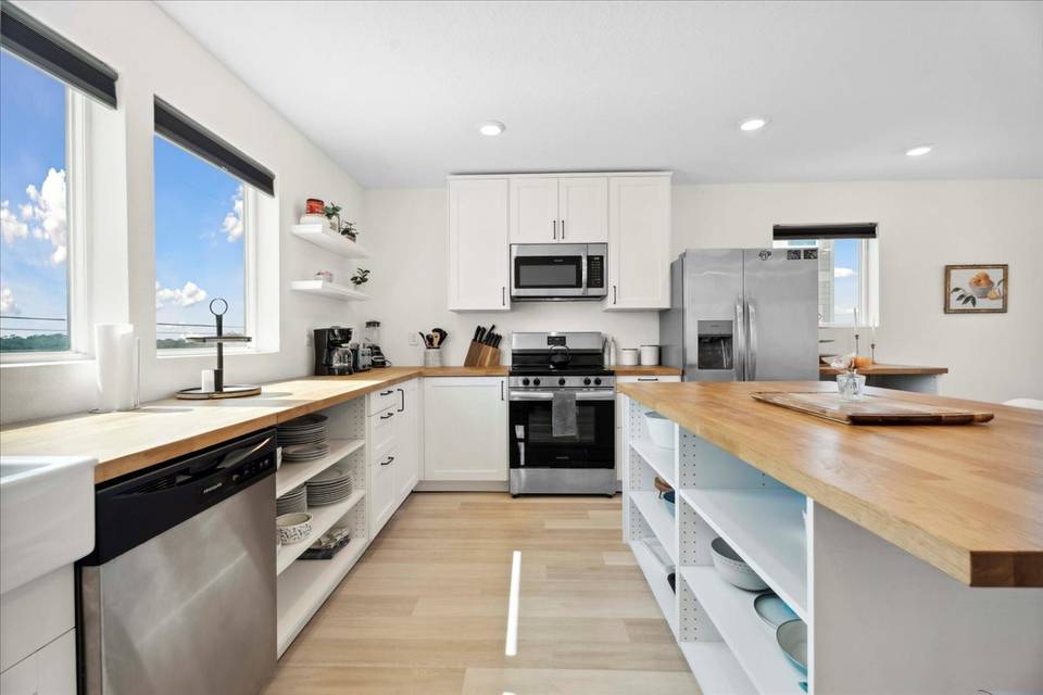 Oceanfront Modern Kitchen