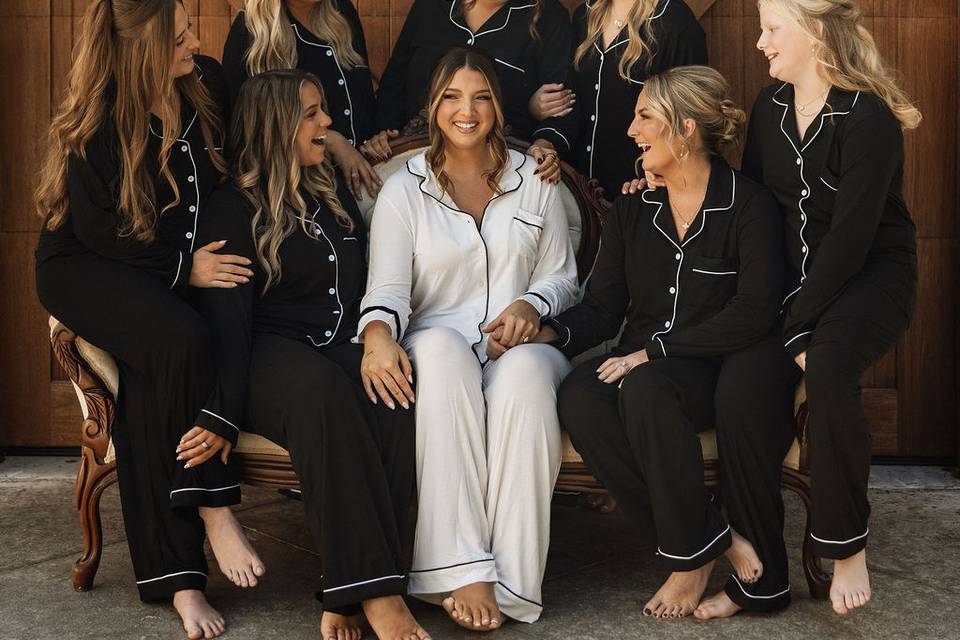 Bridesmaids getting ready pics