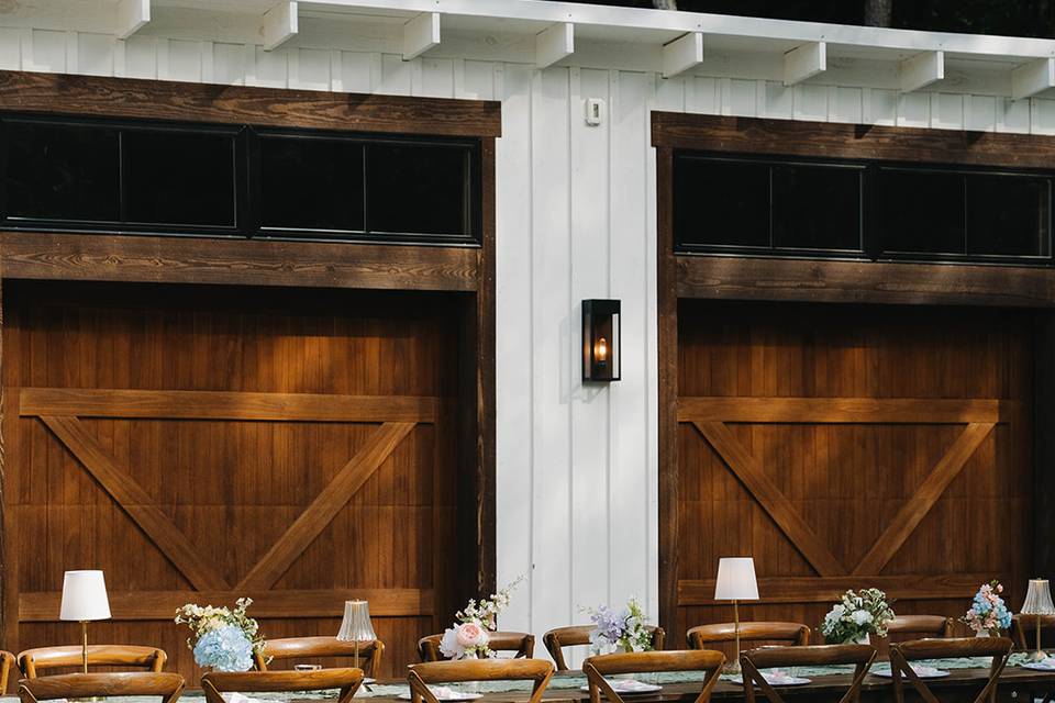 Reception Dinner On Courtyard