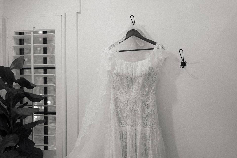 Bridal styling cabin