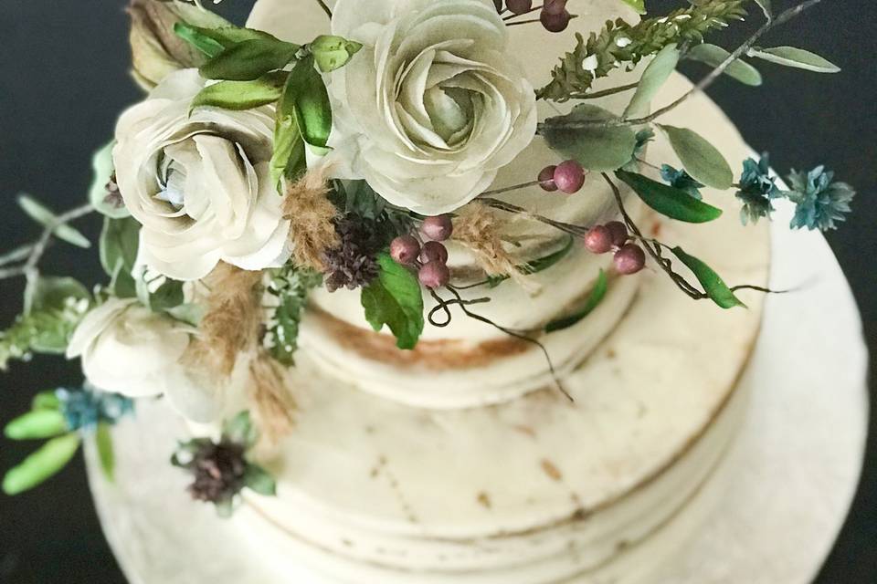 Sugar flowers on Naked Cake