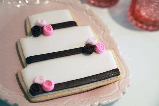 Wedding Cake Cookies with Roses