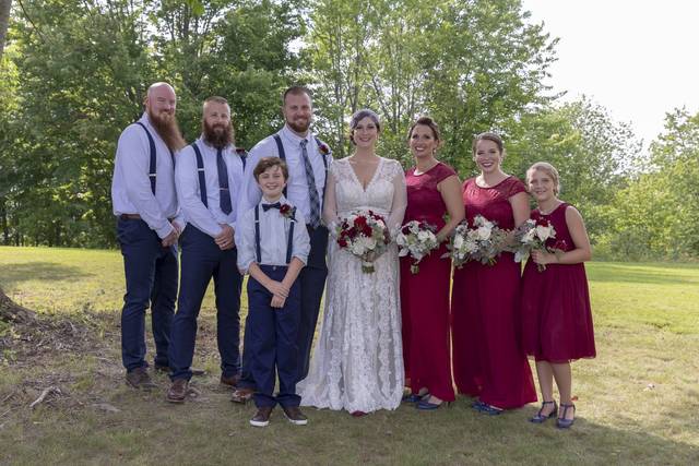 Inn at Fogg Farm wedding party