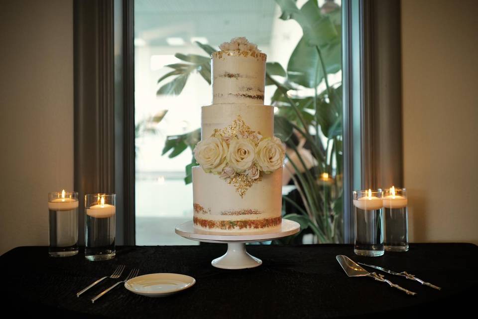 Custom wedding cake design
