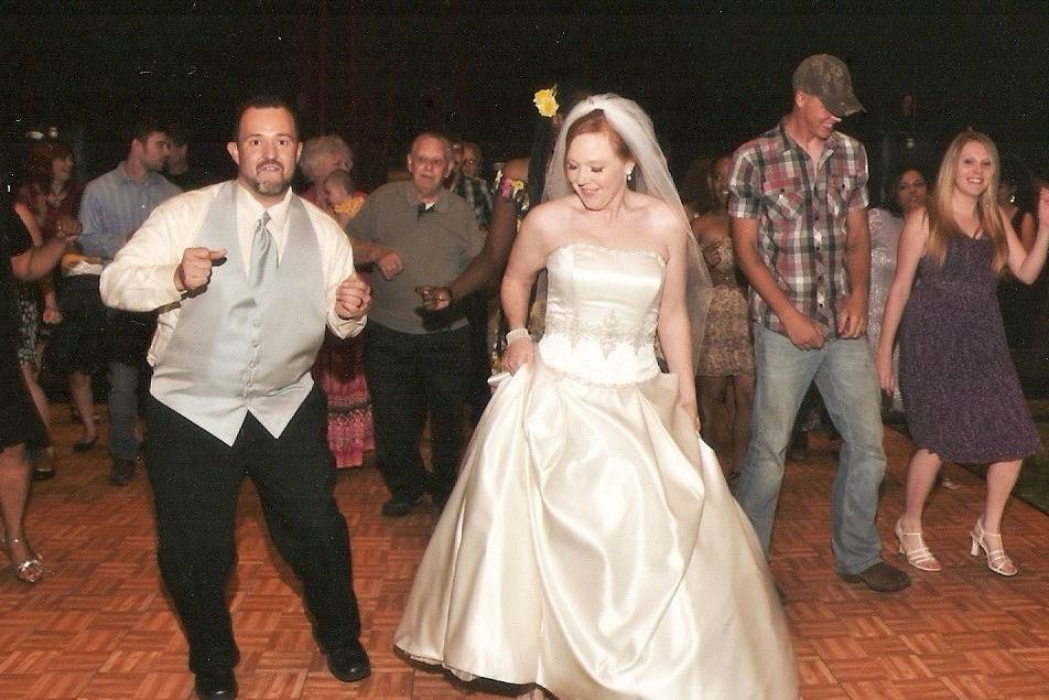 Dancefloor packed at a Wedding in Bossier City, LA