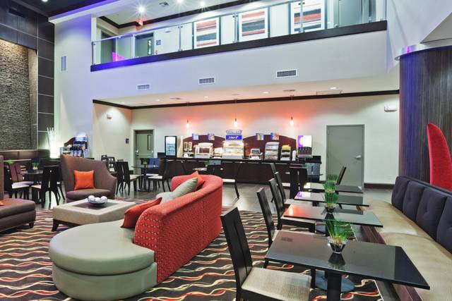 Holiday Inn Express & Suites North Dallas At Preston