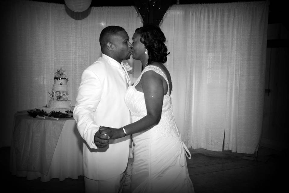 MNH Weddings & Designs, LLC