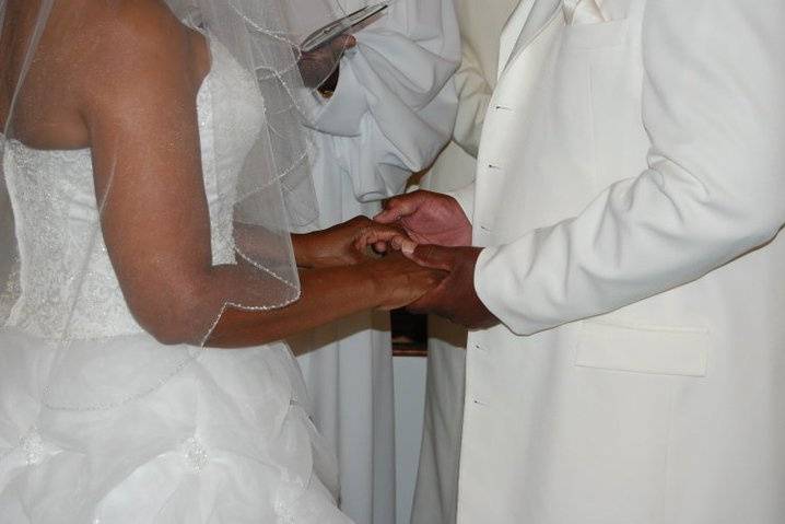 MNH Weddings & Designs, LLC