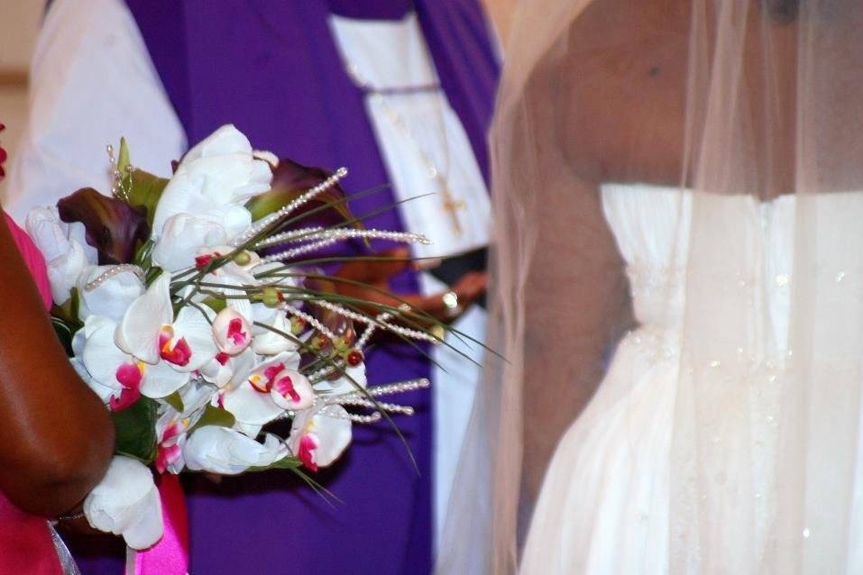 MNH Weddings & Designs, LLC