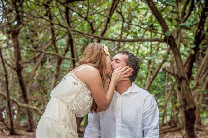 Kauai Wedding Photography by Sam Mitzel