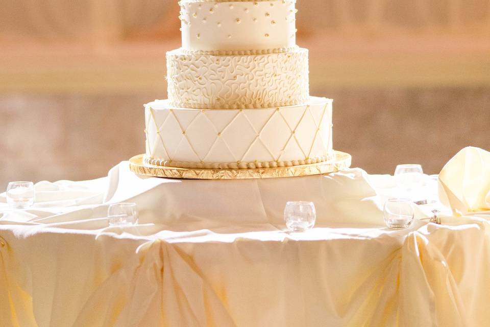 5 layered wedding cake