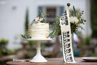 Sweet cutting cake!