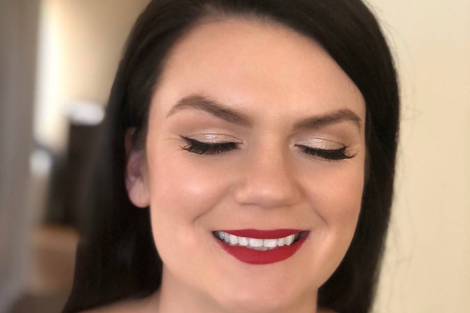 Classic Wing & Red Lip