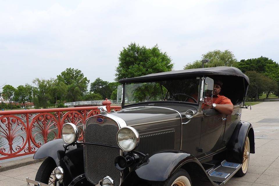 Antique Touring Company - Transportation - Detroit, MI - WeddingWire