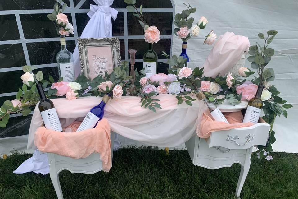 Unique place card table