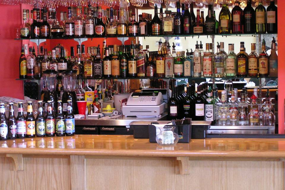 A very well-stocked bar featuring Maine microbrews, with three on tap.
