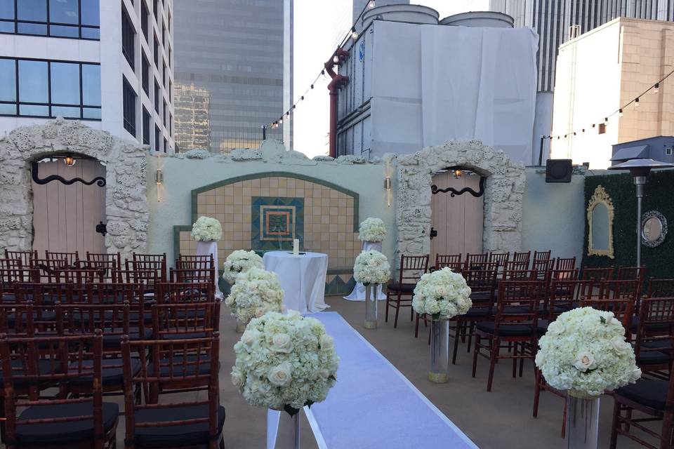 Outdoor ceremony set-up