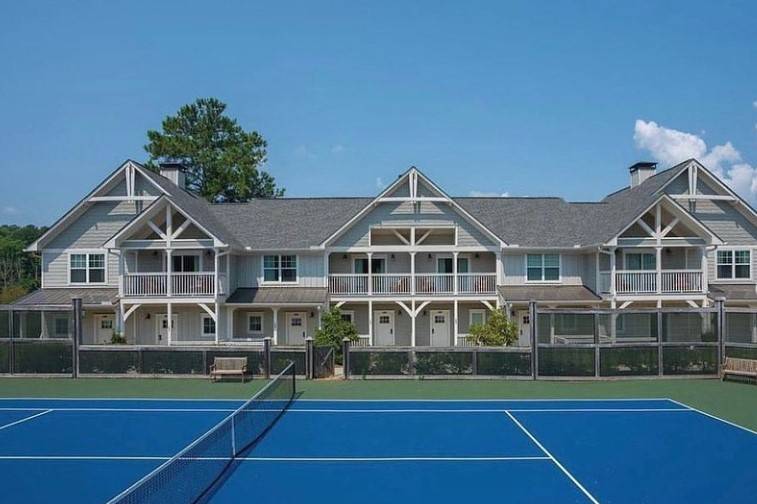 Lodging & Tennis Court