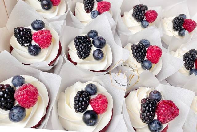 Berry cupcakes