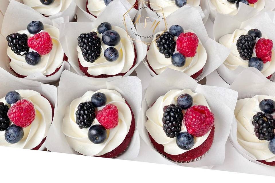 Berry cupcakes