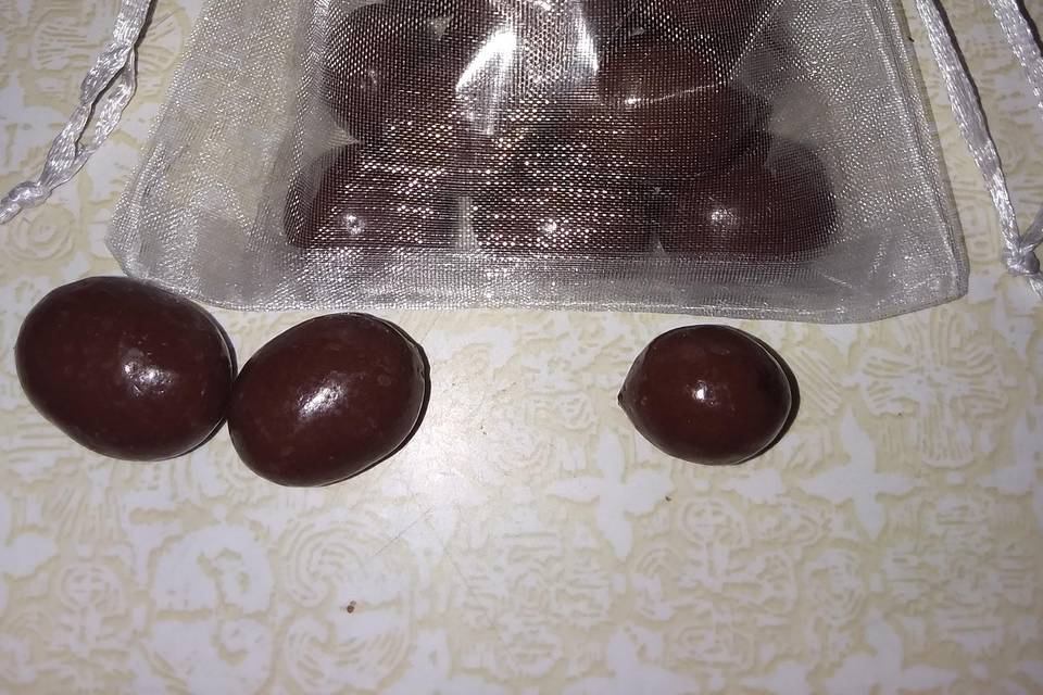 Almonds-Milk Chocolate