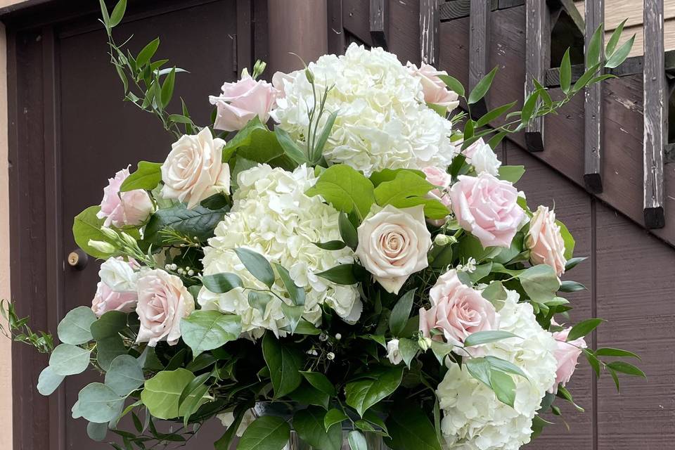 Soft color roses, white hydrac