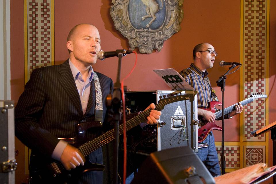 Guty & Simone - the Italian wedding musicians