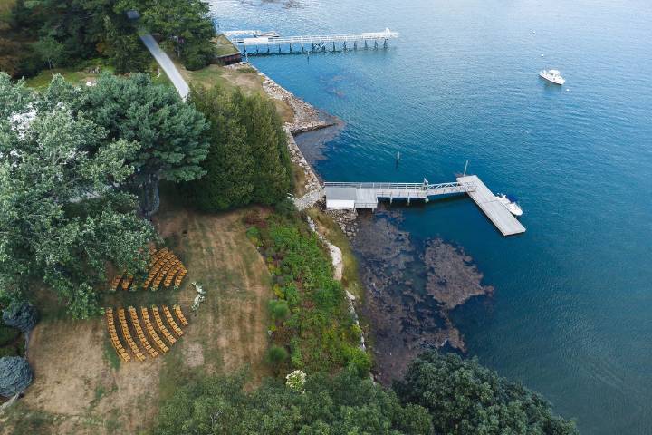 Waterfront aisle setup