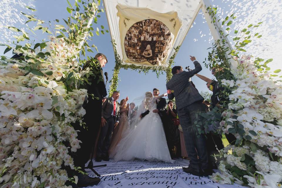 Mikhali & Daniel's wedding at Boschendal. Wedding photography by John-henry Bartlett.