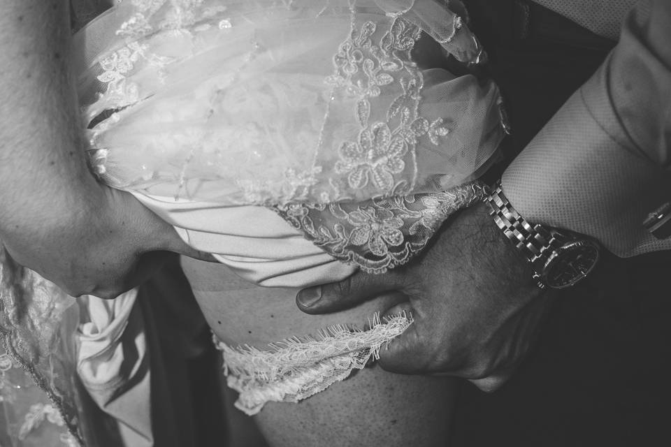 Garter grab