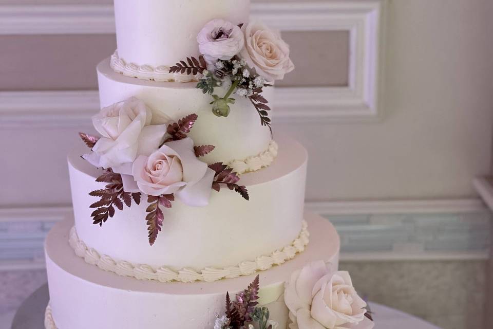 Elegant Wedding cake decor