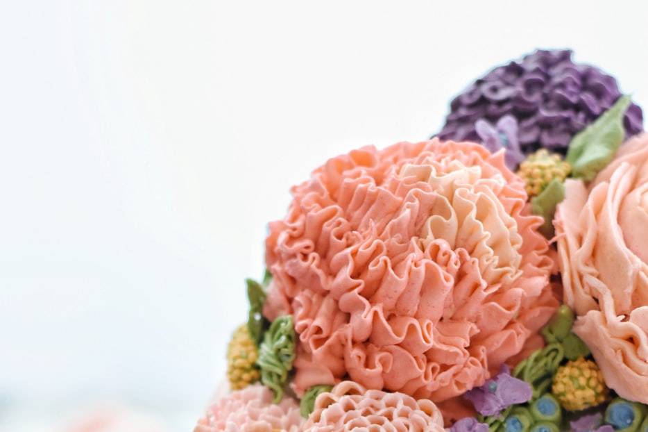 Handmade flower cake design