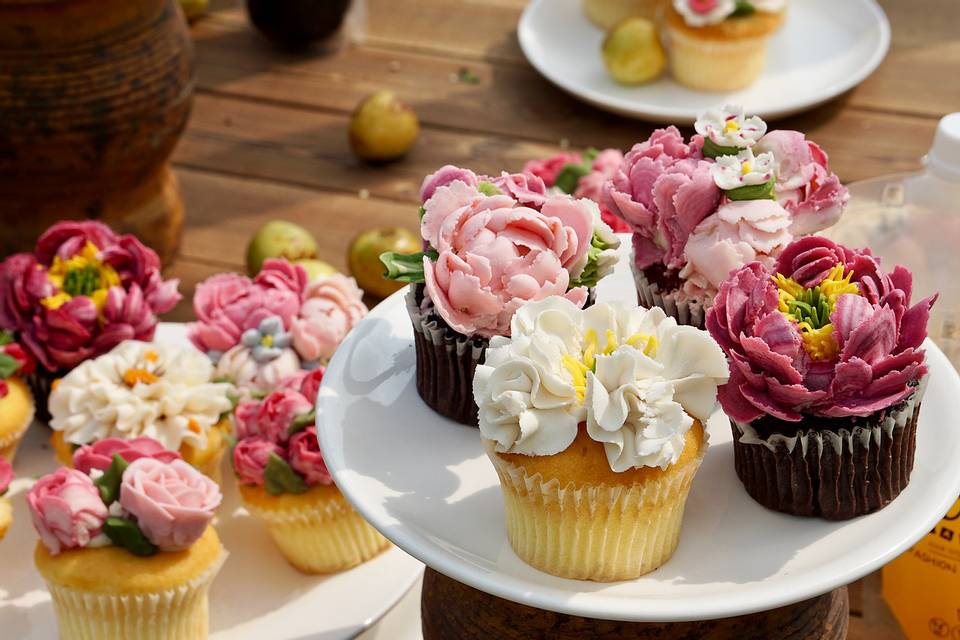 Handmade flower cupcakes