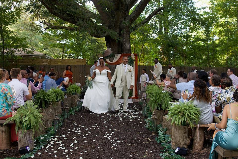 Wedding under 115 year old oak