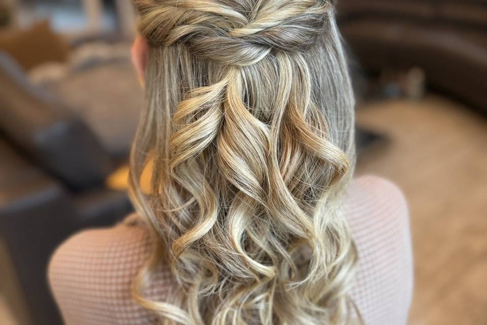 Twisted half up