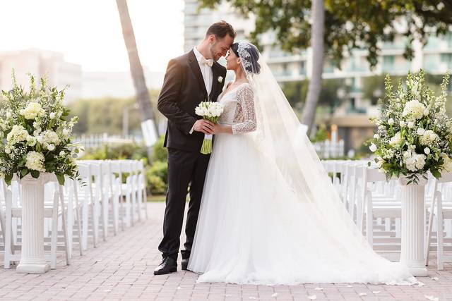 Riverside Hotel Ceremony