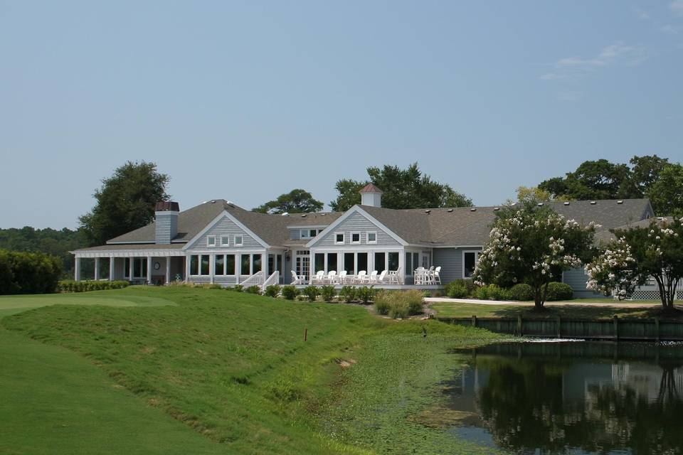 Exterior view of The Pointe Golf Club
