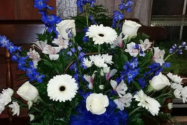 Gorgeous vases for pedestals