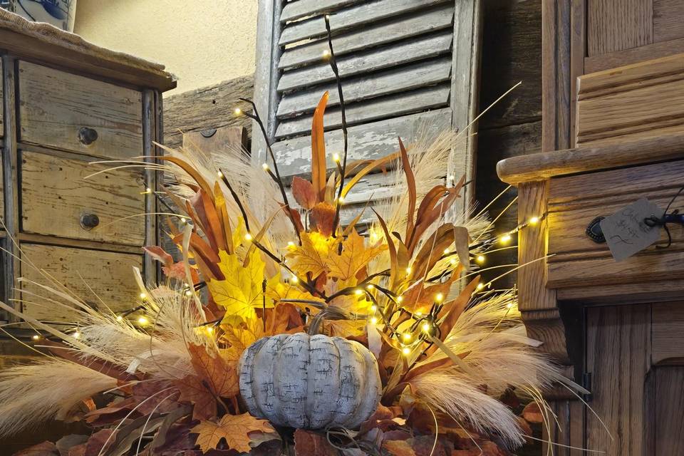 Outdoor decor for wedding