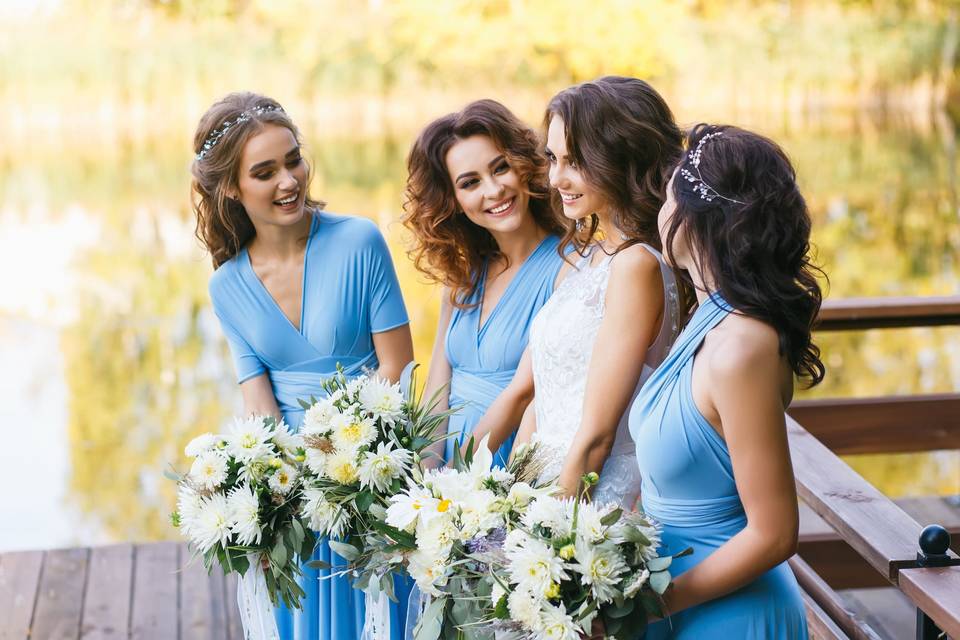 Group photo with the bridesmaids