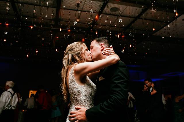 Dual Edge Wedding