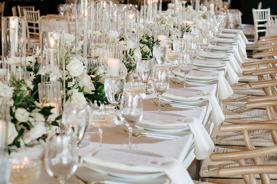Elegant-tablescape-floral-cent