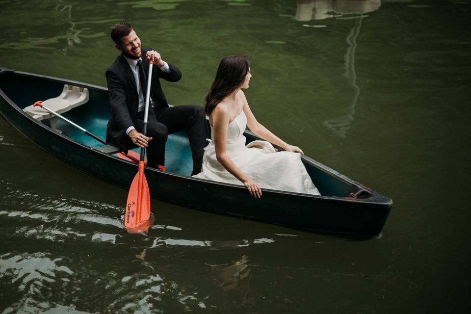 Wedding boat ride - Visual Uprising Photo