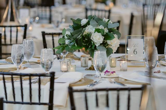 Wedding day table decor