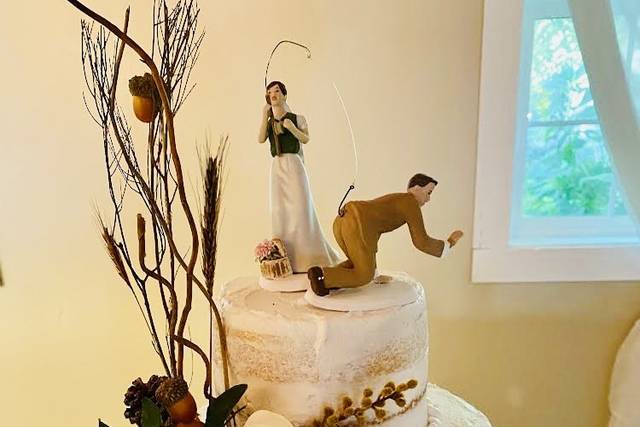 8 Bizarre Wedding Cakes That You Have to See to Believe