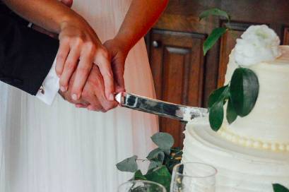 Cake cutting